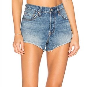Levi’s 501 Shorts in Blue Explore